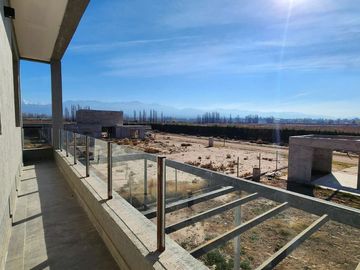 VENTA Casa 3 dormitorios en Lujan de Cuyo