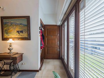 VENTA Casa en San Isidro con jardín y pileta
