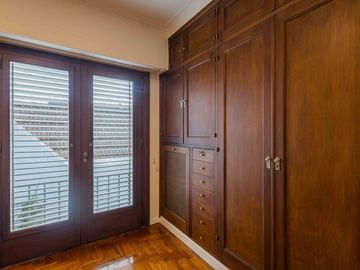 VENTA Casa en San Isidro con jardín y pileta