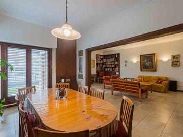 VENTA Casa en San Isidro con jardín y pileta