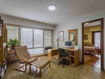 VENTA Casa en San Isidro con jardín y pileta