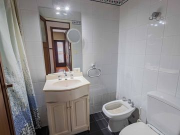 VENTA Casa en San Isidro con jardín y pileta