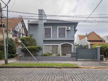 VENTA Casa en San Isidro con jardín y pileta