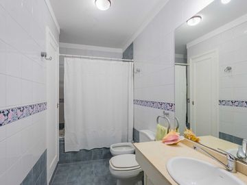 VENTA Casa en San Isidro con jardín y pileta