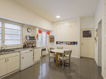 VENTA Casa en San Isidro con jardín y pileta