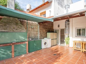 VENTA PH TIPO CASA JARDIN PILETA COCHERA EXCELENTE