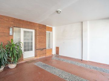 VENTA PH TIPO CASA JARDIN PILETA COCHERA EXCELENTE