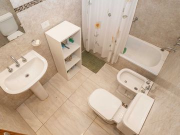 VENTA PH TIPO CASA JARDIN PILETA COCHERA EXCELENTE