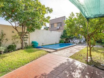 VENTA PH TIPO CASA JARDIN PILETA COCHERA EXCELENTE