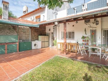 VENTA PH TIPO CASA JARDIN PILETA COCHERA EXCELENTE