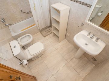 VENTA PH TIPO CASA JARDIN PILETA COCHERA EXCELENTE