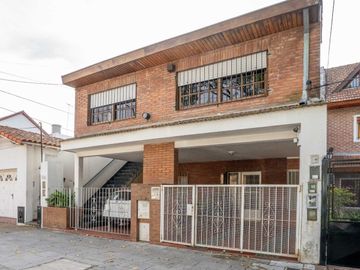 VENTA PH TIPO CASA JARDIN PILETA COCHERA EXCELENTE