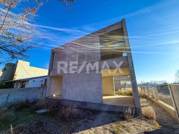 VENTA CASA 3 DORMITORIOS CALLE AMERICA - NEUQUÉN