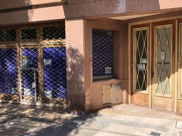 Inmejorable PH con local al frente - San Isidro
