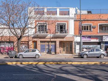 Inmejorable PH con local al frente - San Isidro