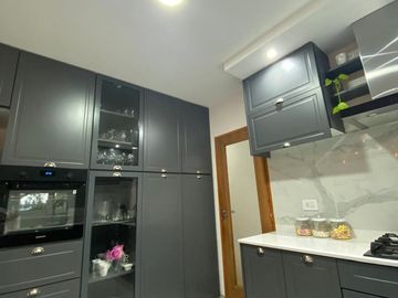 VENTA CASA 5 AMBIENTES, EN AREA 60.
