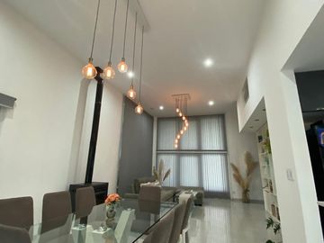 VENTA CASA 5 AMBIENTES, EN AREA 60.