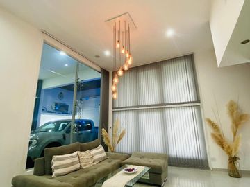 VENTA CASA 5 AMBIENTES, EN AREA 60.