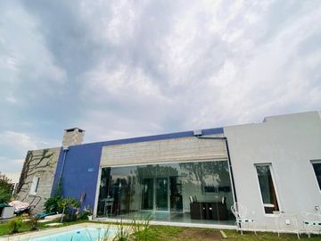 VENTA CASA 5 AMBIENTES, EN AREA 60.