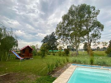 VENTA CASA 5 AMBIENTES, EN AREA 60.