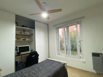 VENTA CASA 5 AMBIENTES, EN AREA 60.