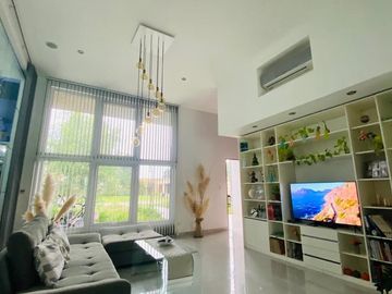 VENTA CASA 5 AMBIENTES, EN AREA 60.