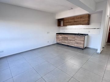 MONOAMBIENTE EN VENTA ITUZAINGO NORTE CON COCHERA