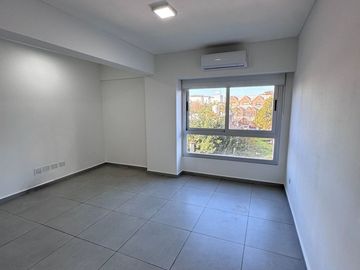 MONOAMBIENTE EN VENTA ITUZAINGO NORTE CON COCHERA