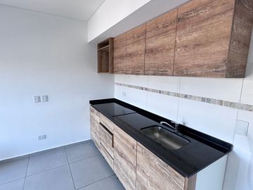 MONOAMBIENTE EN VENTA ITUZAINGO NORTE CON COCHERA