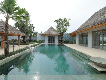 stunning luxury 4 bedrooms villa for sale