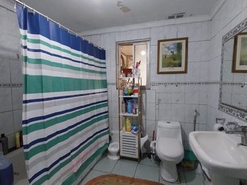 CASA DE 1 PISO 4D 1B EXCELENTE UBICACION