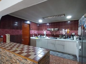 CASA DE 1 PISO 4D 1B EXCELENTE UBICACION