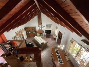 Casa en Funes