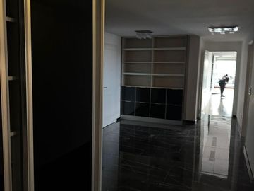 Departamento de 4 ambientes + dependencia con balcon aterrazado en