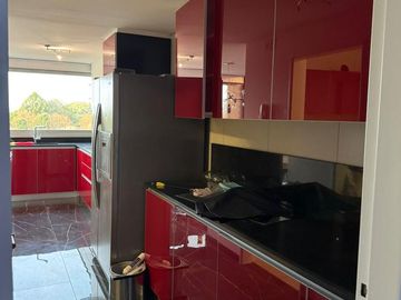 Departamento de 4 ambientes + dependencia con balcon aterrazado en