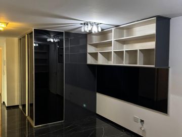 Departamento de 4 ambientes + dependencia con balcon aterrazado en
