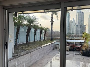 Departamento de 4 ambientes + dependencia con balcon aterrazado en