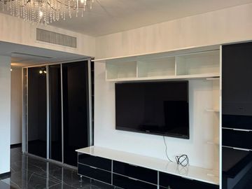 Departamento de 4 ambientes + dependencia con balcon aterrazado en