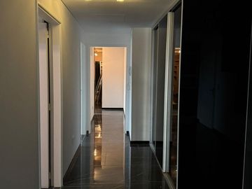 Departamento de 4 ambientes + dependencia con balcon aterrazado en
