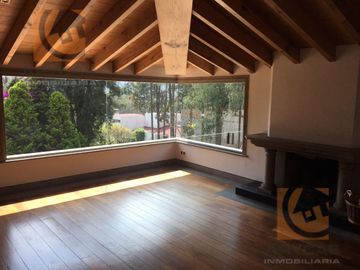 Bonita casa en venta en Club de Golf Vallescondido