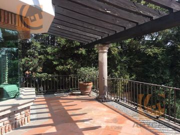 Bonita casa en venta en Club de Golf Vallescondido
