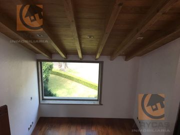 Bonita casa en venta en Club de Golf Vallescondido