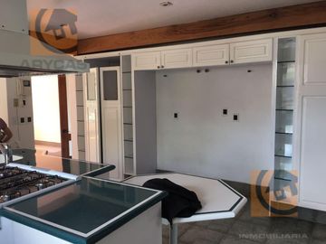 Bonita casa en venta en Club de Golf Vallescondido