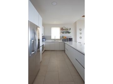 VENTA DE APARTAMENTO AMBLADO EN PLAYA ESCONDIDA