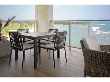 VENTA DE APARTAMENTO AMBLADO EN PLAYA ESCONDIDA