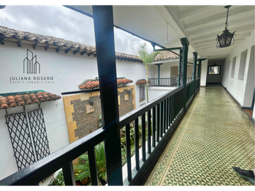 VENDO / ARRIENDO CASA COLONIAL EN EL CENTRO HISTORICO