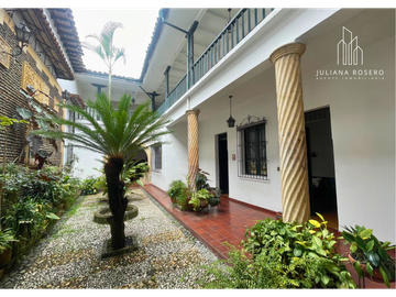 VENDO / ARRIENDO CASA COLONIAL EN EL CENTRO HISTORICO