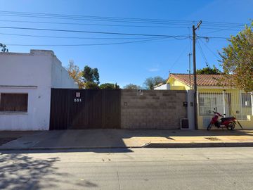 EN VENTA CASA 2 DORM. SEMI NUEVA VILLA ITALIA