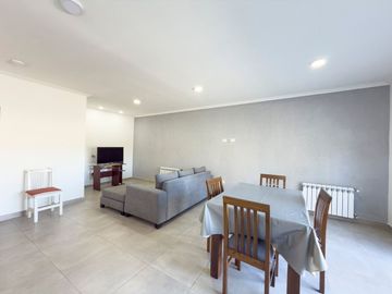 EN VENTA CASA 2 DORM. SEMI NUEVA VILLA ITALIA