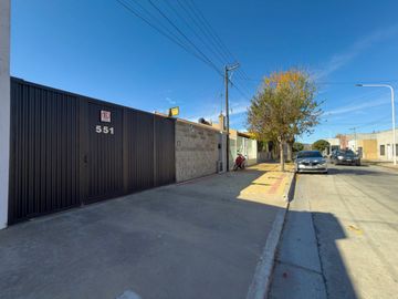 EN VENTA CASA 2 DORM. SEMI NUEVA VILLA ITALIA